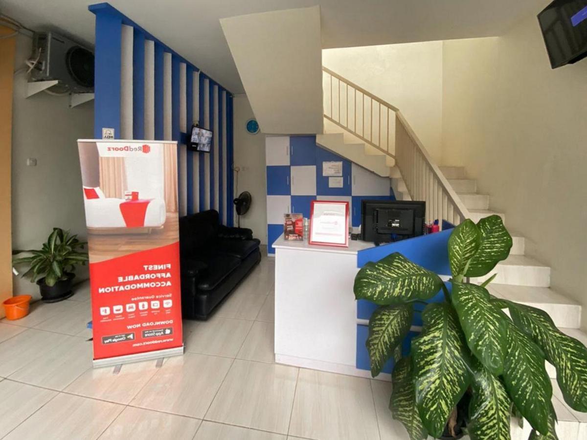 Reddoorz Syariah @ Pahlawan Sidoarjo Hotel Exterior photo